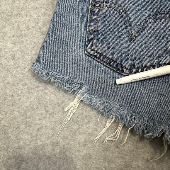 Levi's VTG Classic Jean Shorts SZ S Light Wash Denim Distressed Mid Rise Cut-Off - Picture 3 of 8